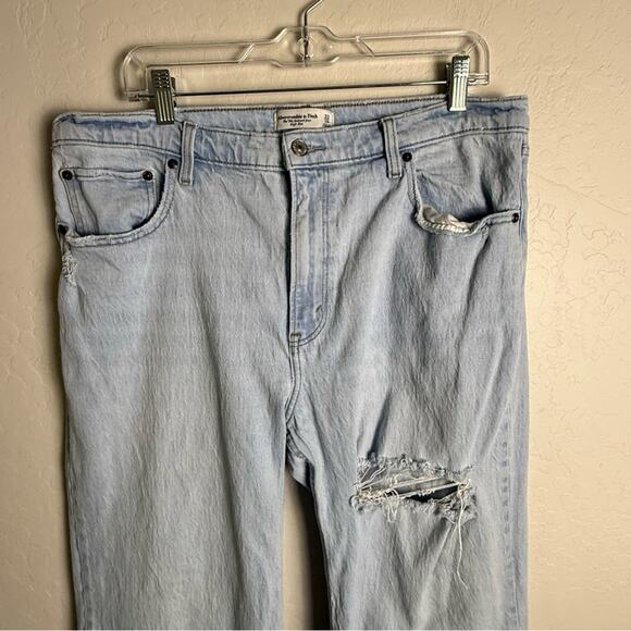 Abercrombie & Fitch The 90's Relaxed Jean High Rise Light Wash Distressed 33 16R - Picture 2 of 14